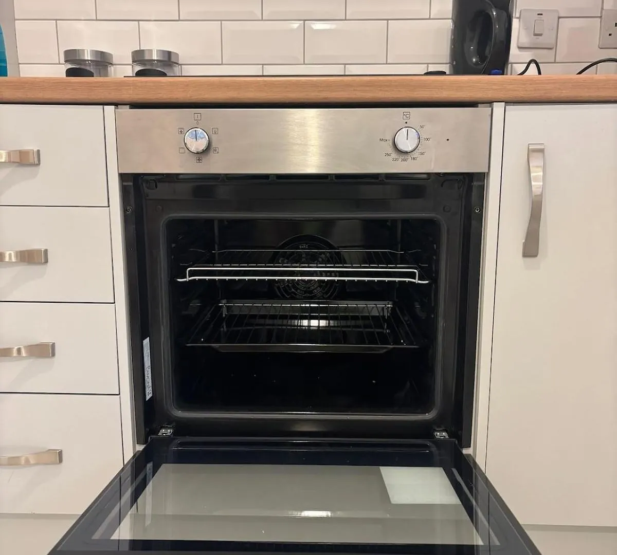 Stylish & Cozy 2-Bed Entire Home Belfast 0*,